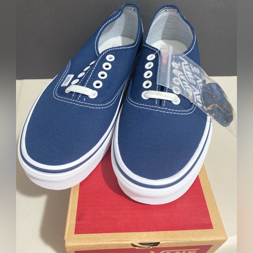 ***VANS AUTHENTIC*** Dress Blue True White Skate Shoe. Size: 8.5 Men/10 Women. - Picture 6 of 11